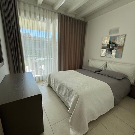 De Luxe Apartments Eden Σιρμιόνε Εξωτερικό φωτογραφία