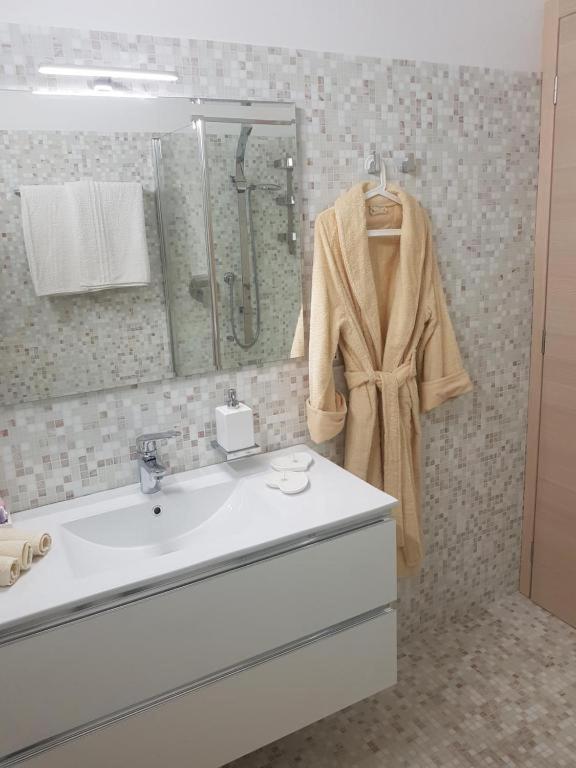De Luxe Apartments Eden Σιρμιόνε Εξωτερικό φωτογραφία