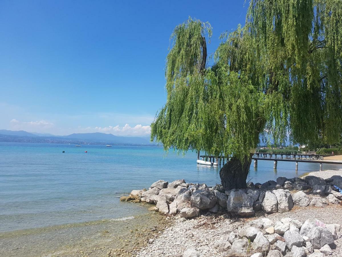 De Luxe Apartments Eden Σιρμιόνε Εξωτερικό φωτογραφία